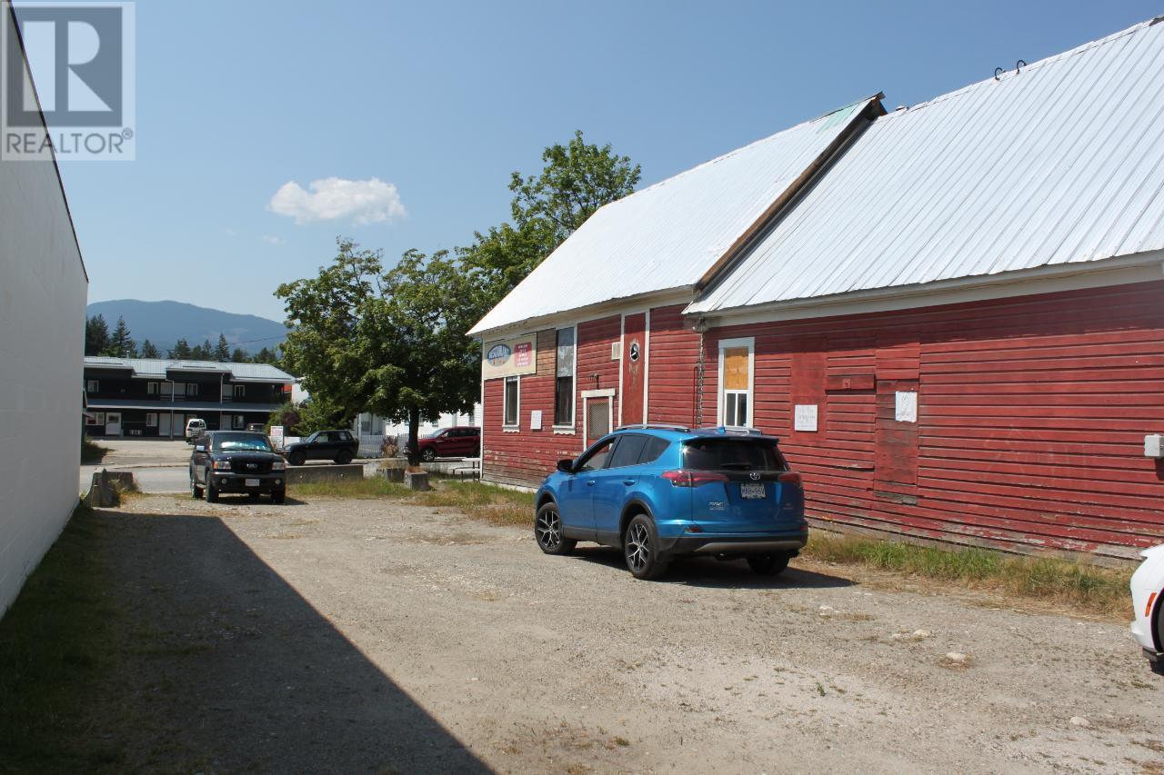 93 5th  Nw Avenue, Nakusp, British Columbia  V0G 1R0 - Photo 3 - 2459801