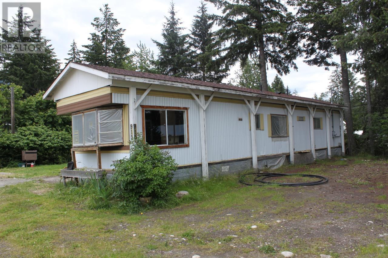 915 23 Highway, Nakusp, British Columbia  V0G 1R0 - Photo 4 - 2470239