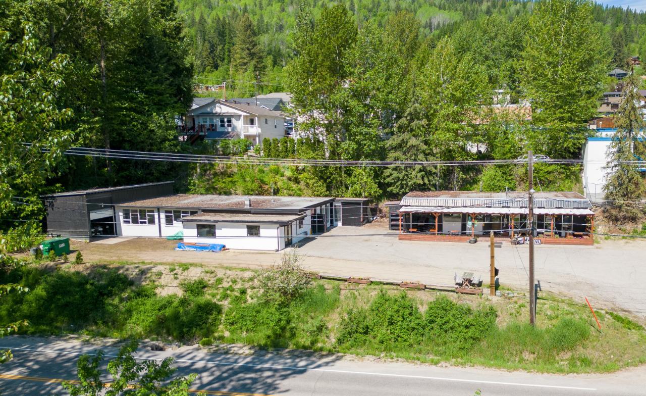 1841 Highway 3b, Village Of Fruitvale, British Columbia  V0G 1L0 - Photo 1 - 2470878