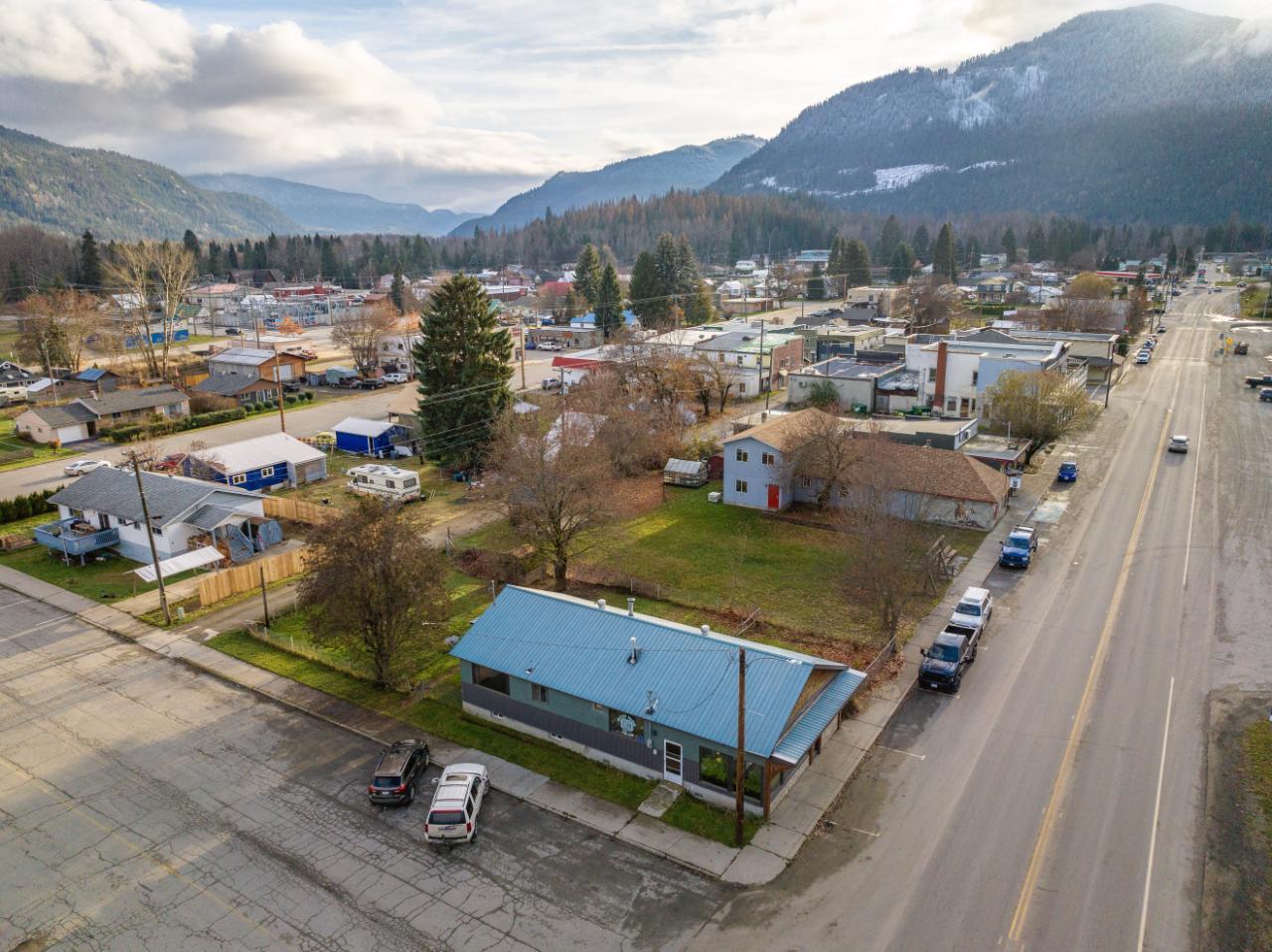 301 Railway Avenue, Village Of Salmo, British Columbia  V0G 1Z0 - Photo 9 - 2474191