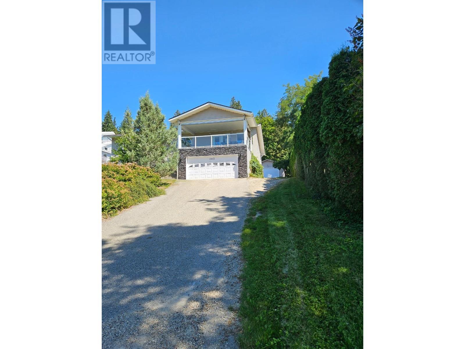 303 Nelson Avenue, Nakusp, British Columbia  V0G 1R0 - Photo 2 - 2475265