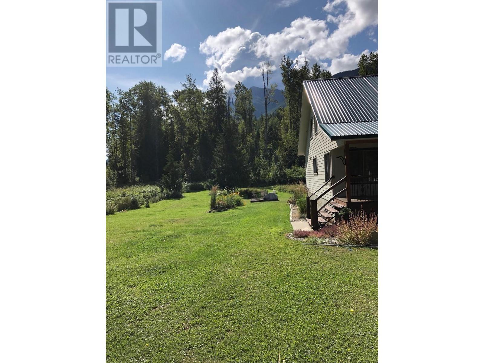 153 Wildwood Road, Nakusp, British Columbia  V0G 1R1 - Photo 32 - 2475635