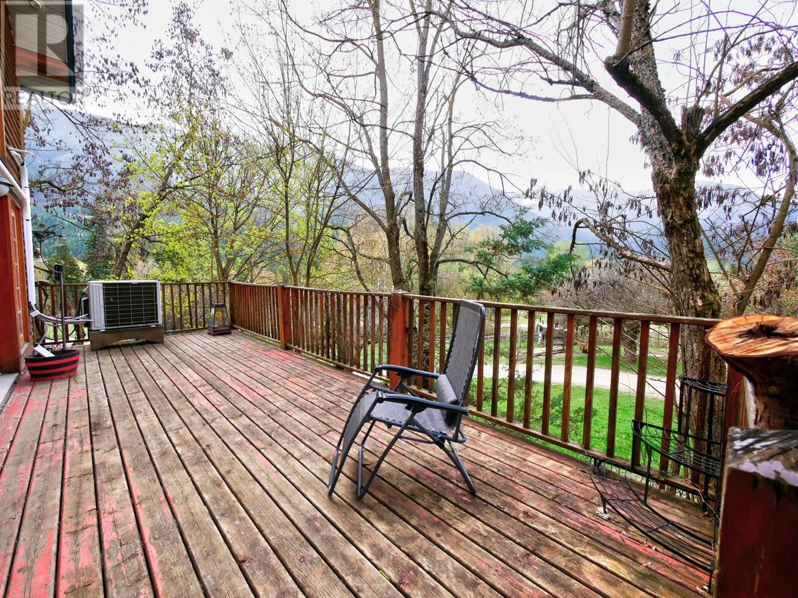 2960 Upper Slocan Park Road, Slocan Park, British Columbia  V0G 2E0 - Photo 10 - 2476269