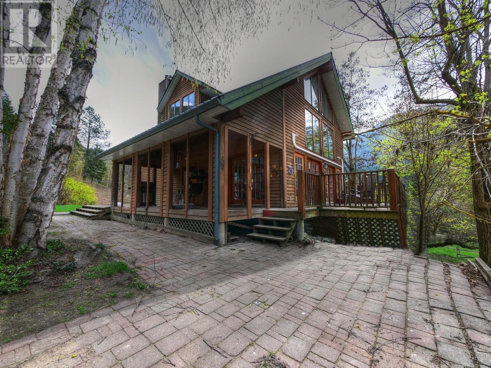 2960 Upper Slocan Park Road, Slocan Park, British Columbia  V0G 2E0 - Photo 2 - 2476269