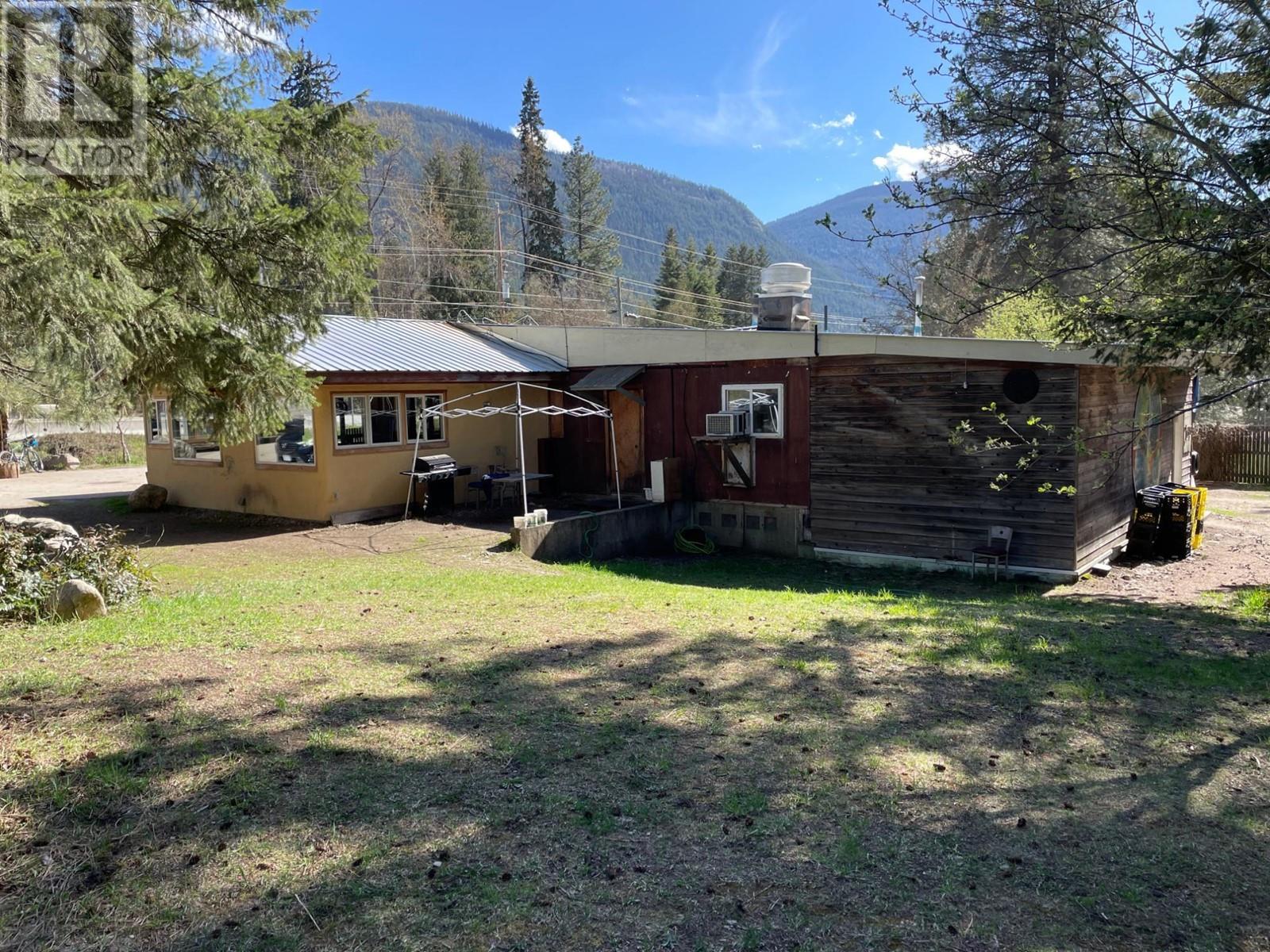 5709 Highway 6, Passmore/winlaw/slocan, British Columbia  V0G 2J0 - Photo 17 - 2476307