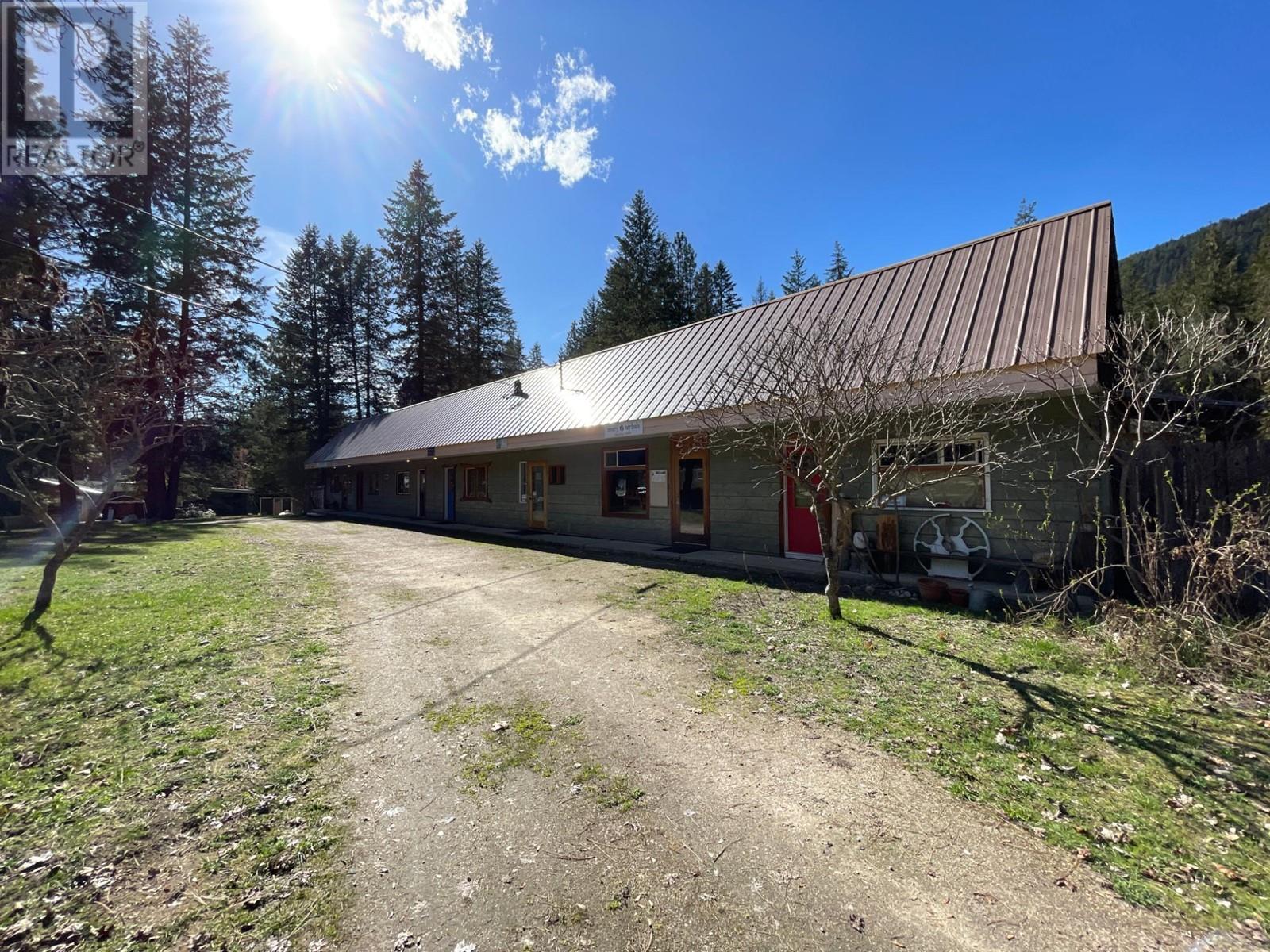 5709 Highway 6, Passmore/winlaw/slocan, British Columbia  V0G 2J0 - Photo 29 - 2476307