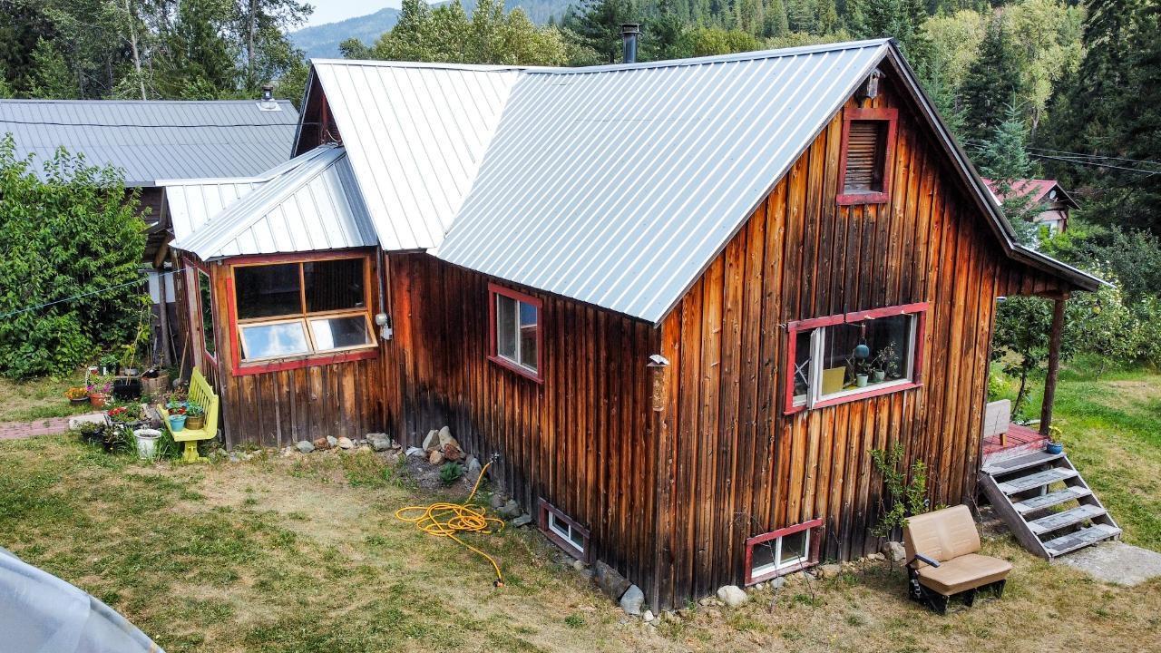 7609 2nd Avenue, Ymir, British Columbia  V0G 2K0 - Photo 3 - 2476329