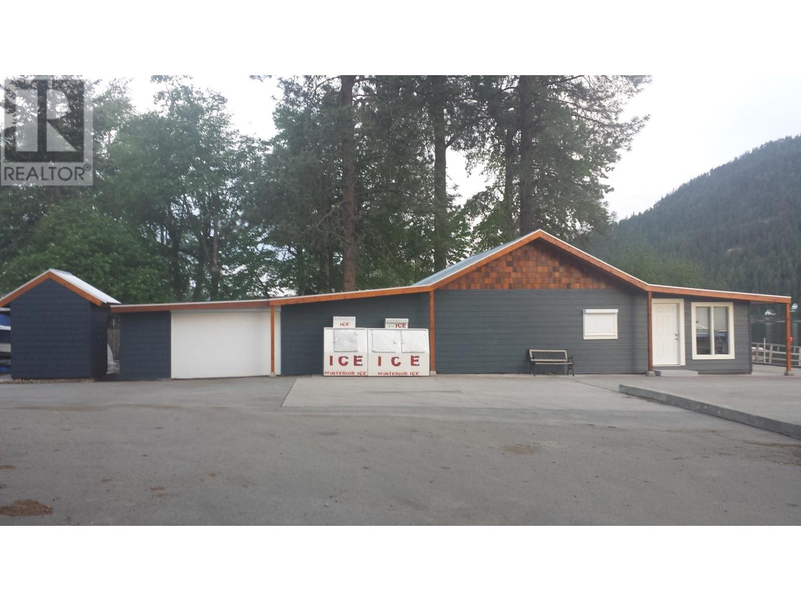 173 Larson Road, Christina Lake, British Columbia  V0H 1E1 - Photo 3 - 2476582