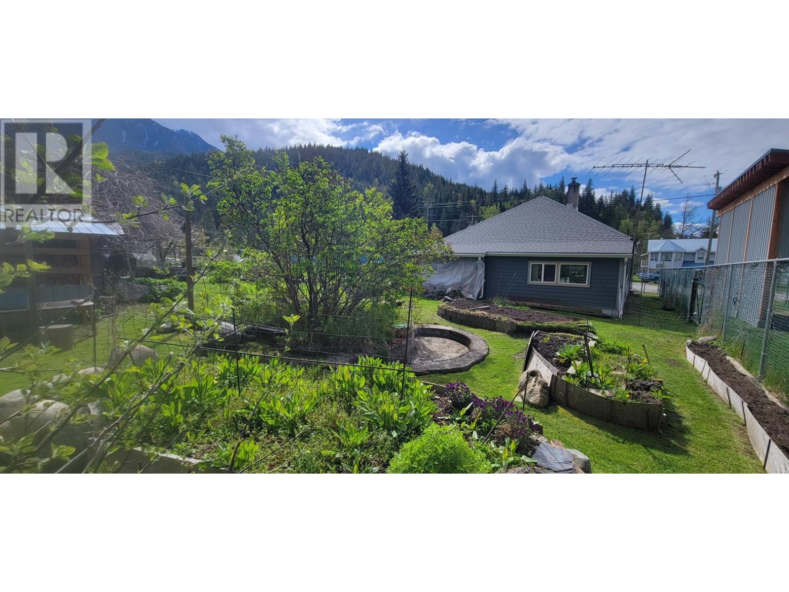 516 Slocan Avenue, New Denver, British Columbia  V0G 1S0 - Photo 17 - 2476749