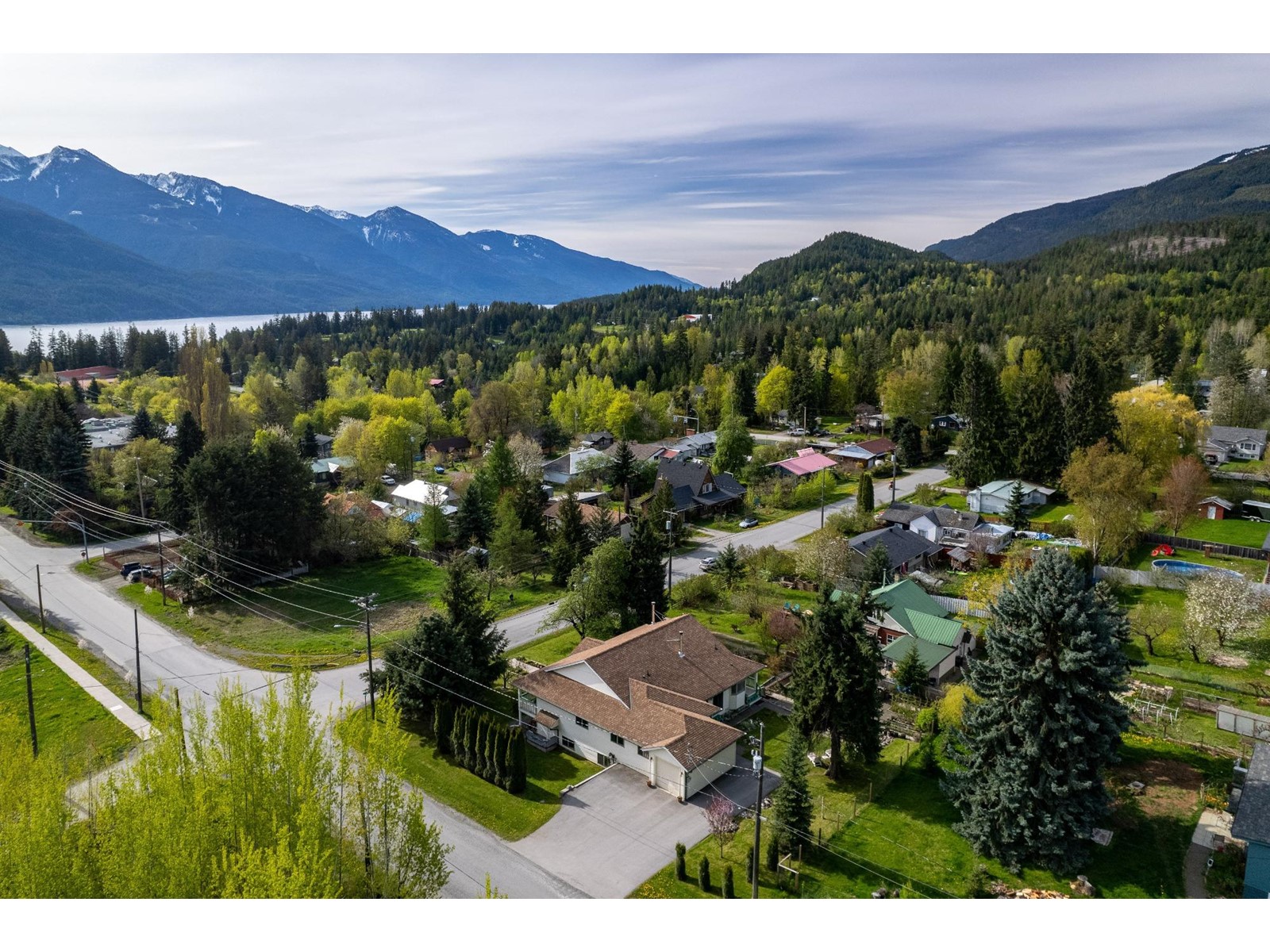 403 8th Street S, Kaslo, British Columbia  V0G 1M0 - Photo 1 - 2476757