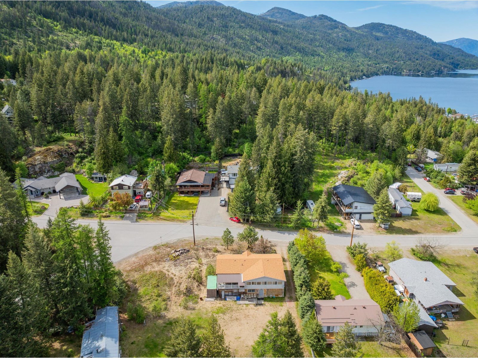 60 Chase Rd, Christina Lake, British Columbia  V0G 1E0 - Photo 49 - 2476875