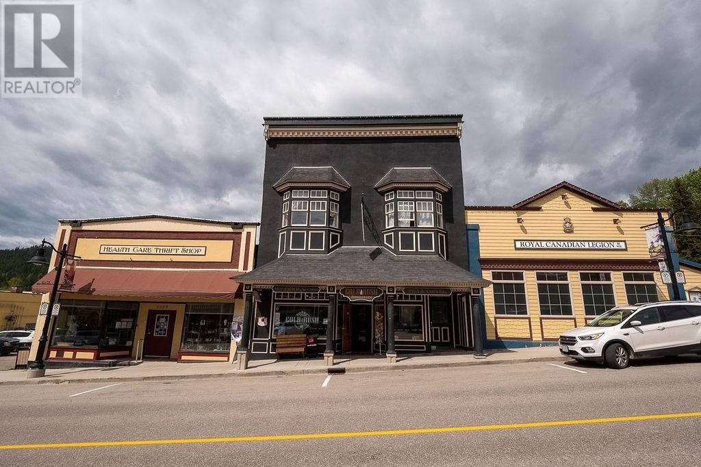 2063 Washington Street, Rossland, British Columbia  V0G 1Y0 - Photo 1 - 2477068