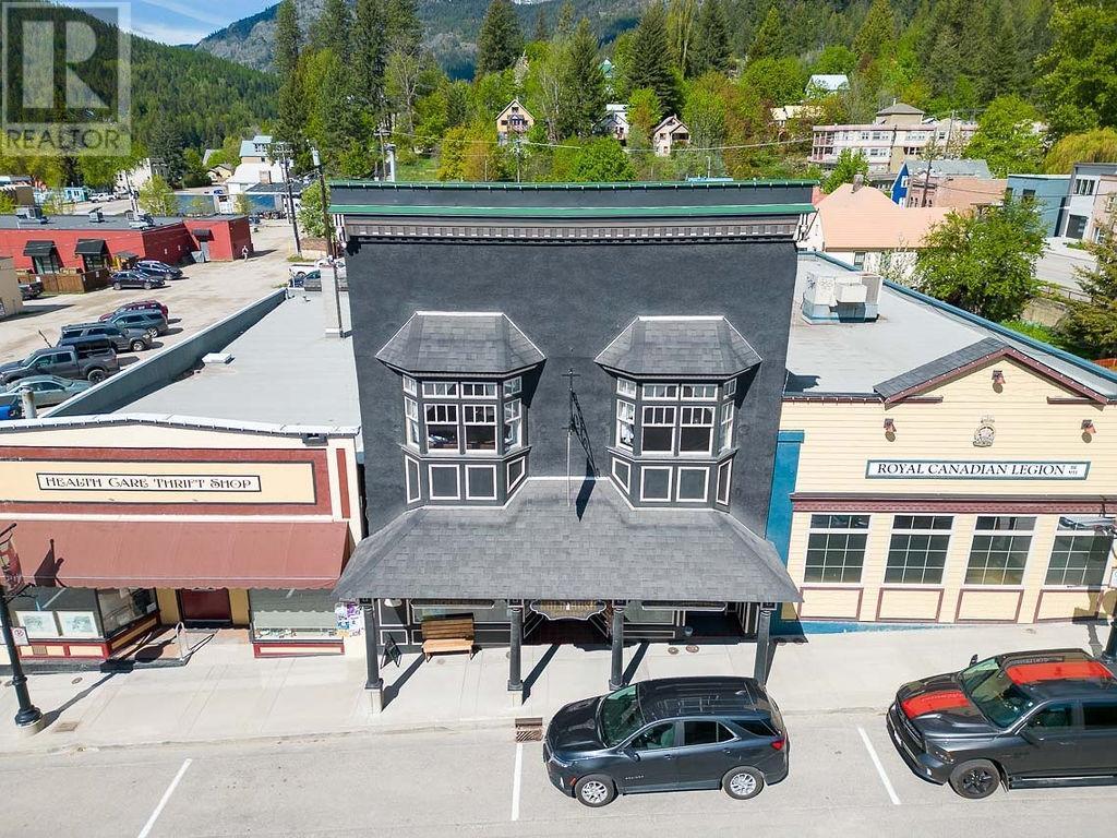 2063 Washington Street, Rossland, British Columbia  V0G 1Y0 - Photo 2 - 2477068