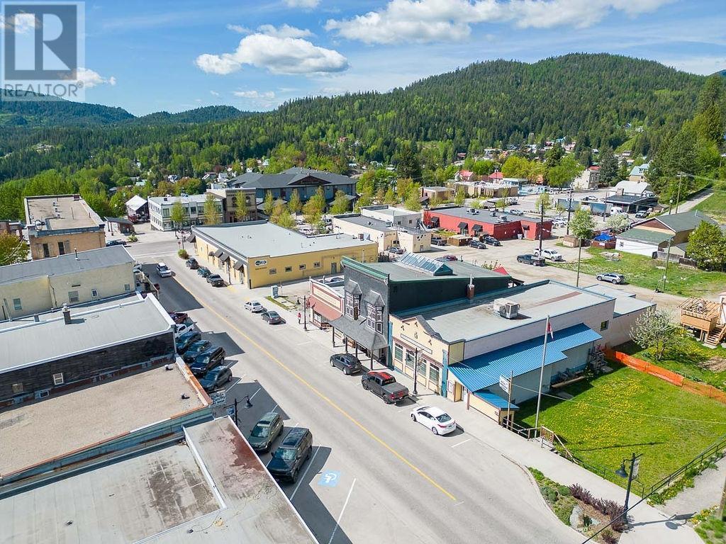 2063 Washington Street, Rossland, British Columbia  V0G 1Y0 - Photo 5 - 2477068