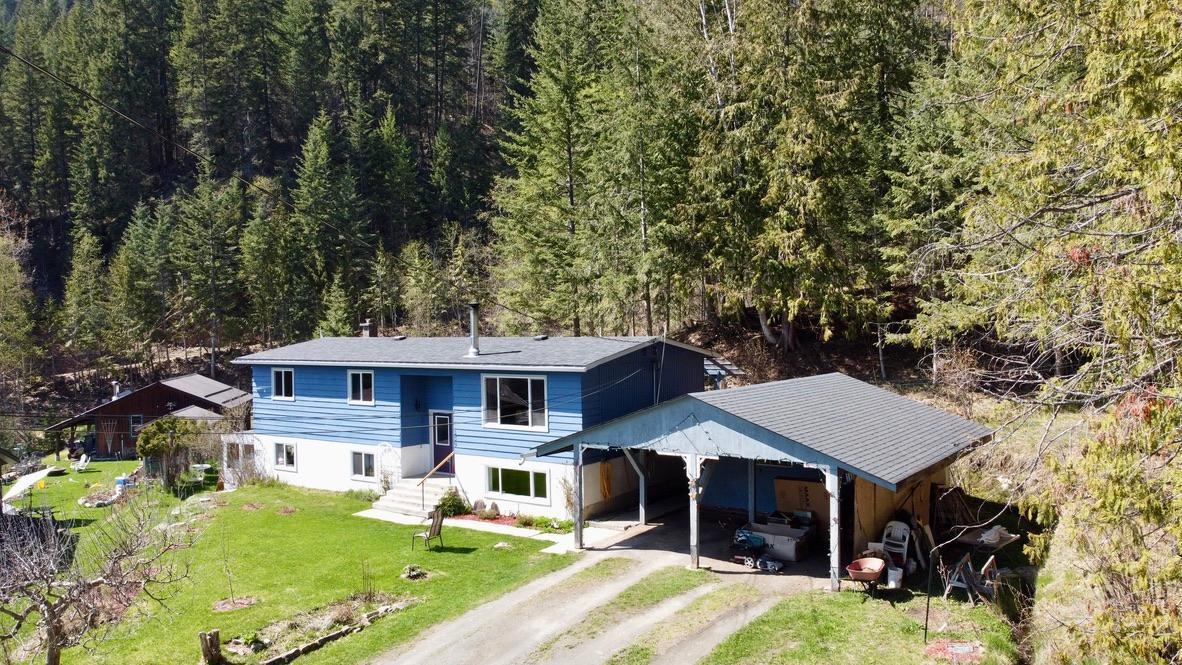 359 Washington Street N, Kaslo, British Columbia  V0G 1M0 - Photo 1 - 2477140