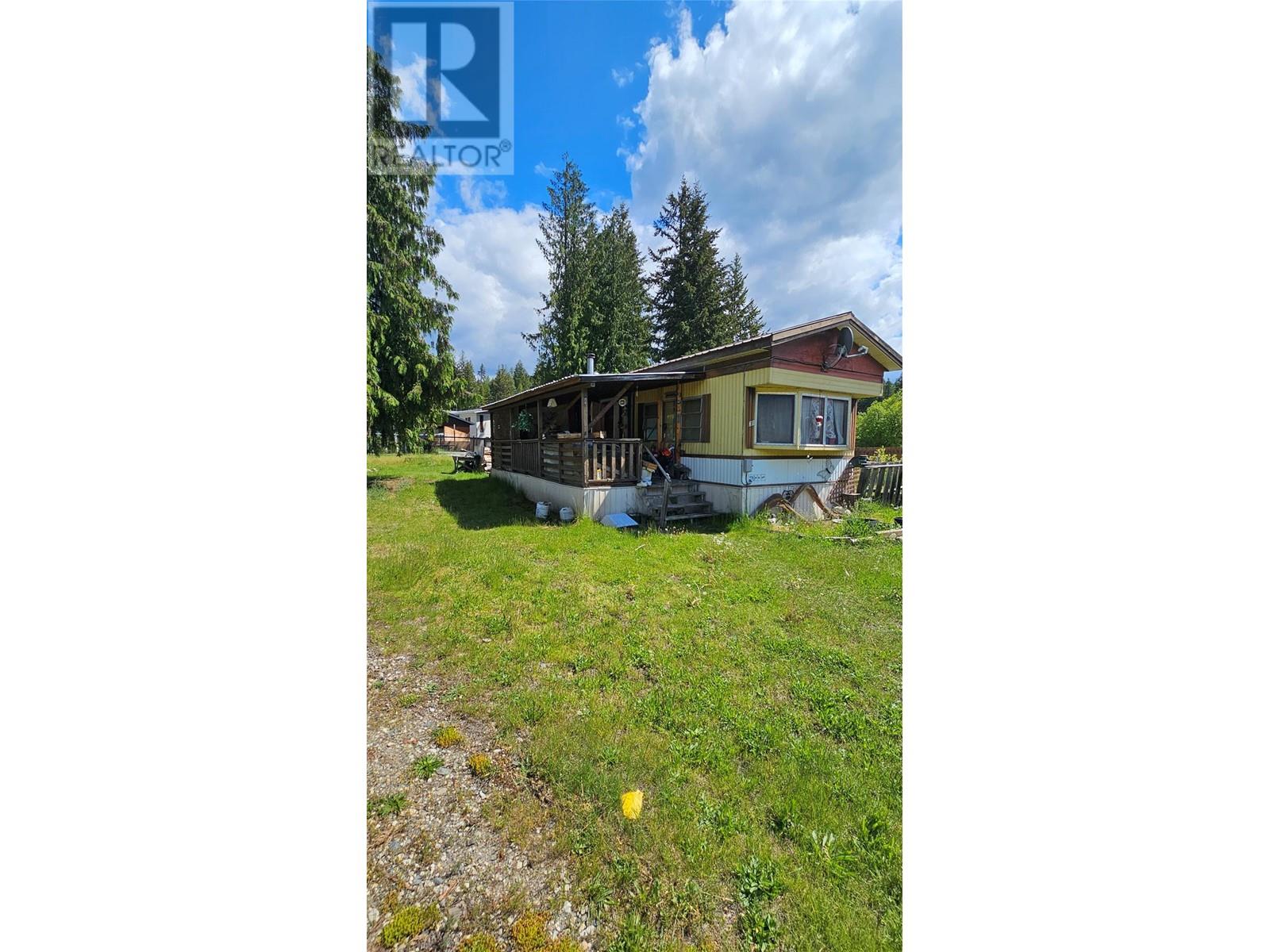 739 9th  Nw Avenue, Nakusp, British Columbia  V0G 1R0 - Photo 14 - 2477152