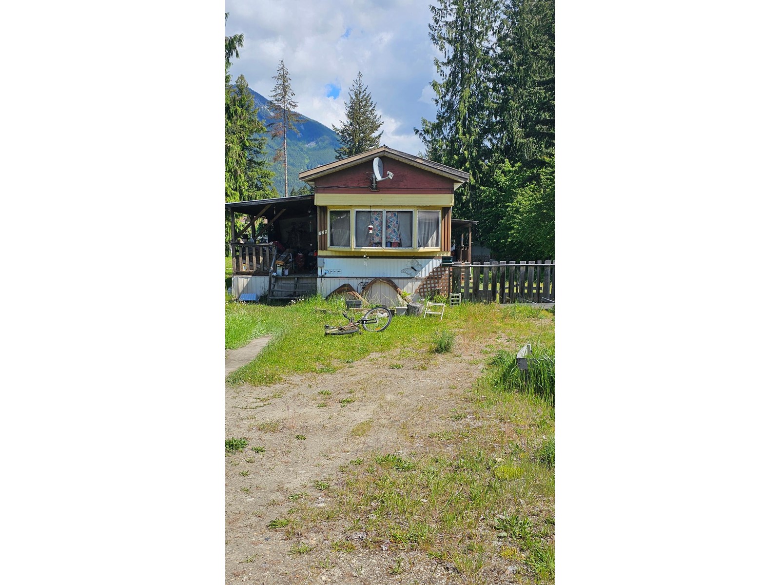 739 9th Avenue Nw, Nakusp, British Columbia  V0G 1R0 - Photo 8 - 2477152