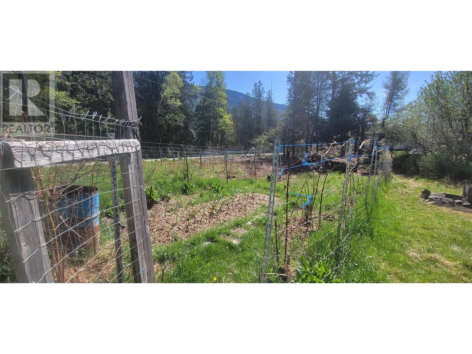 2467 Slocan Valley  West Road, Slocan Park, British Columbia  V0G 2E0 - Photo 16 - 2477224