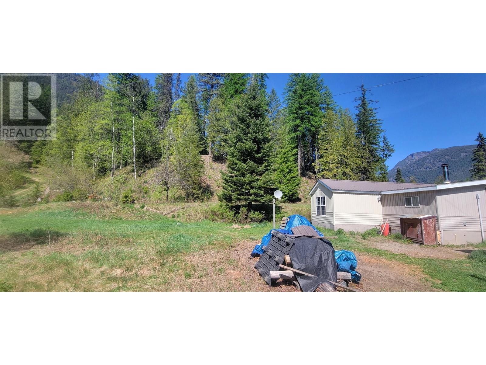 2467 Slocan Valley  West Road, Slocan Park, British Columbia  V0G 2E0 - Photo 17 - 2477224