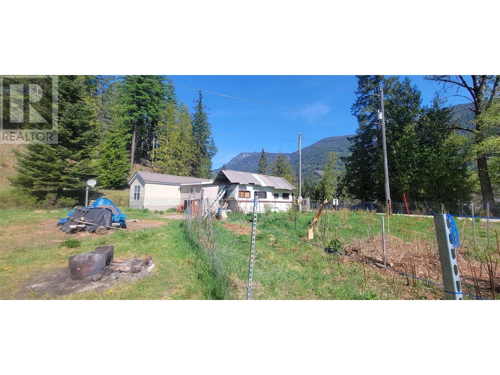 2467 Slocan Valley  West Road, Slocan Park, British Columbia  V0G 2E0 - Photo 19 - 2477224