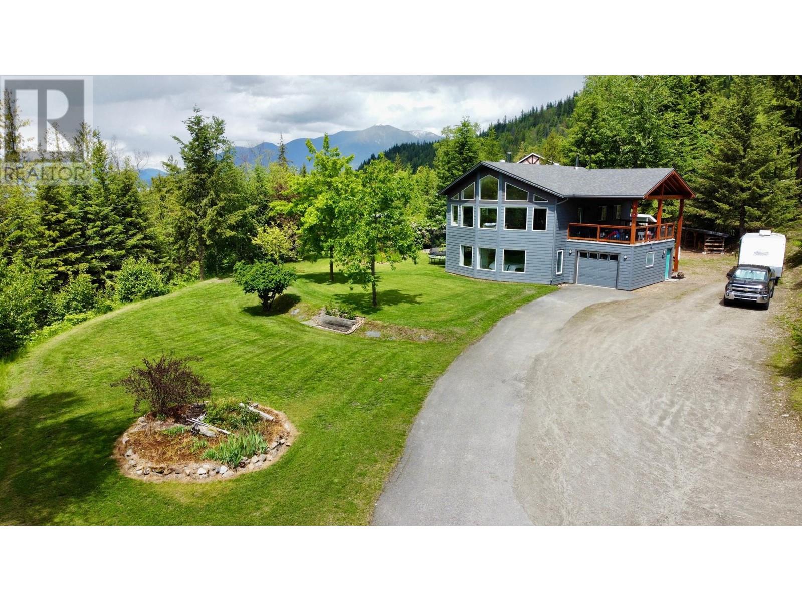 185 Donnellys Road, Nakusp, British Columbia  V0G 1R1 - Photo 1 - 2477312