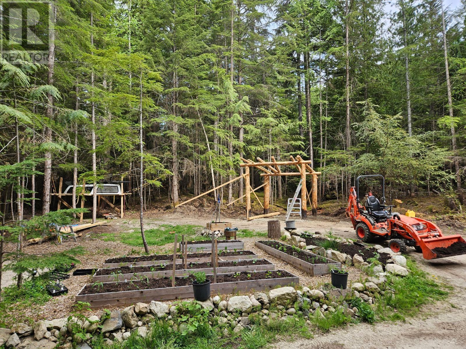 769 Beech Road, Nakusp, British Columbia  V0G 1R1 - Photo 9 - 2477359