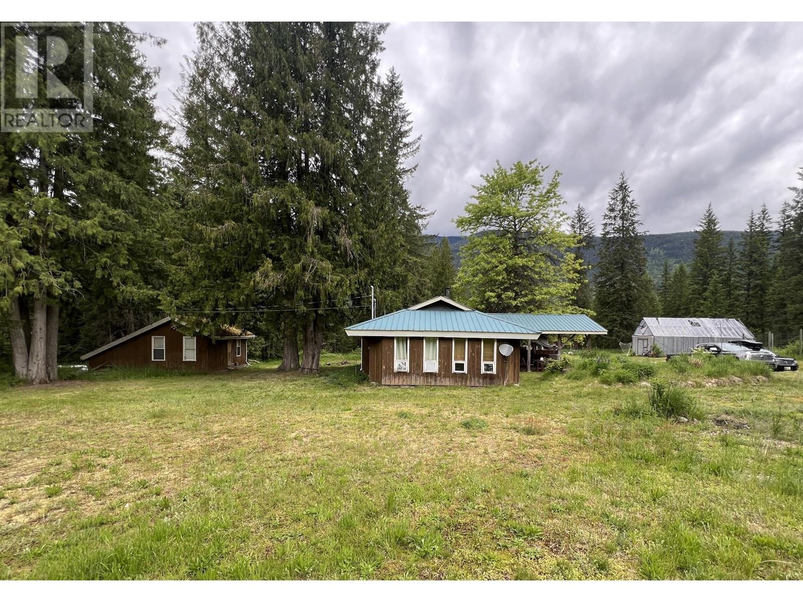 6497 6 Highway, Appledale, British Columbia  V0G 2J0 - Photo 9 - 2477382