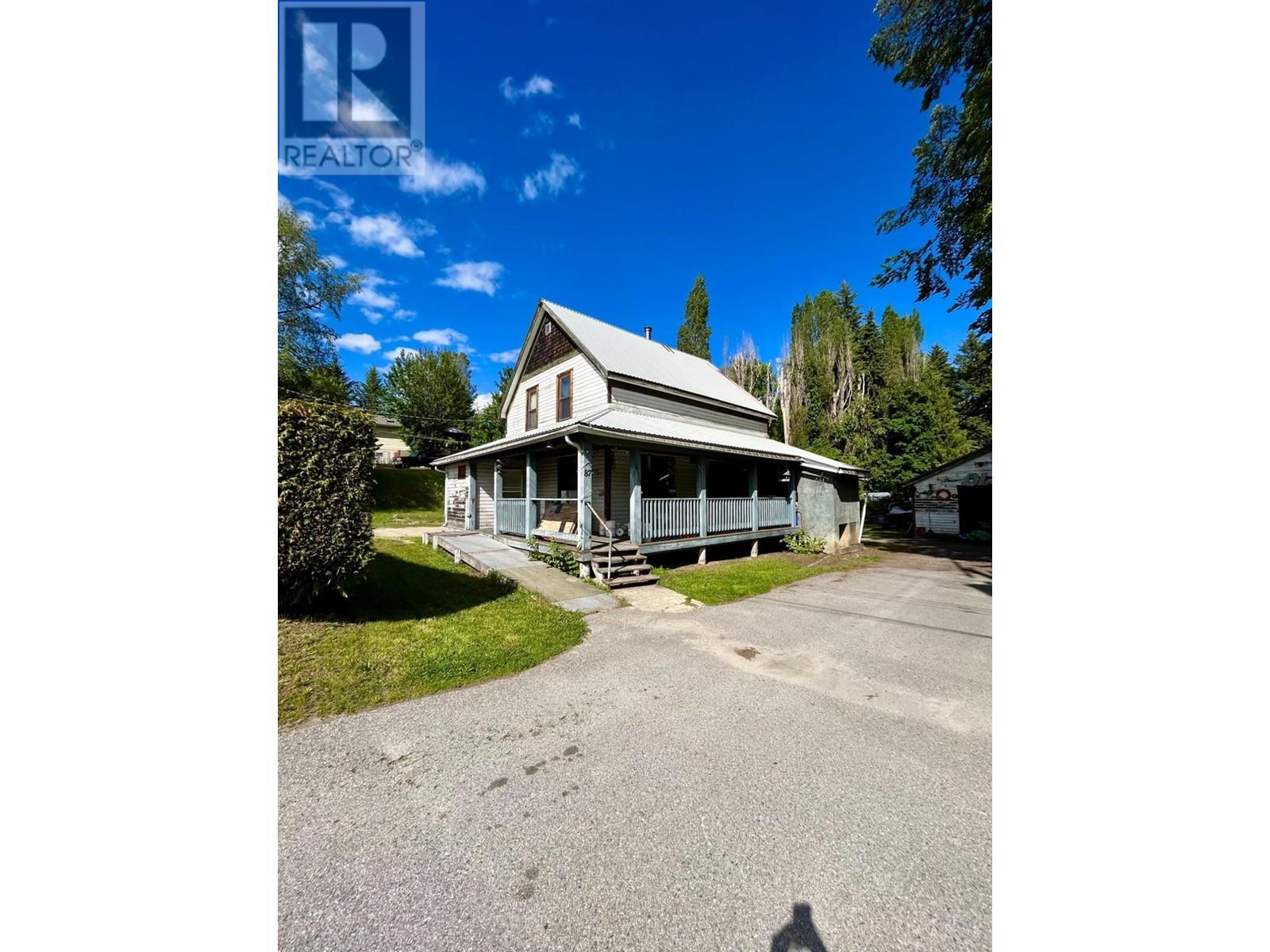 87 Nelson Avenue, Nakusp, British Columbia  V0G 1R0 - Photo 1 - 2477516