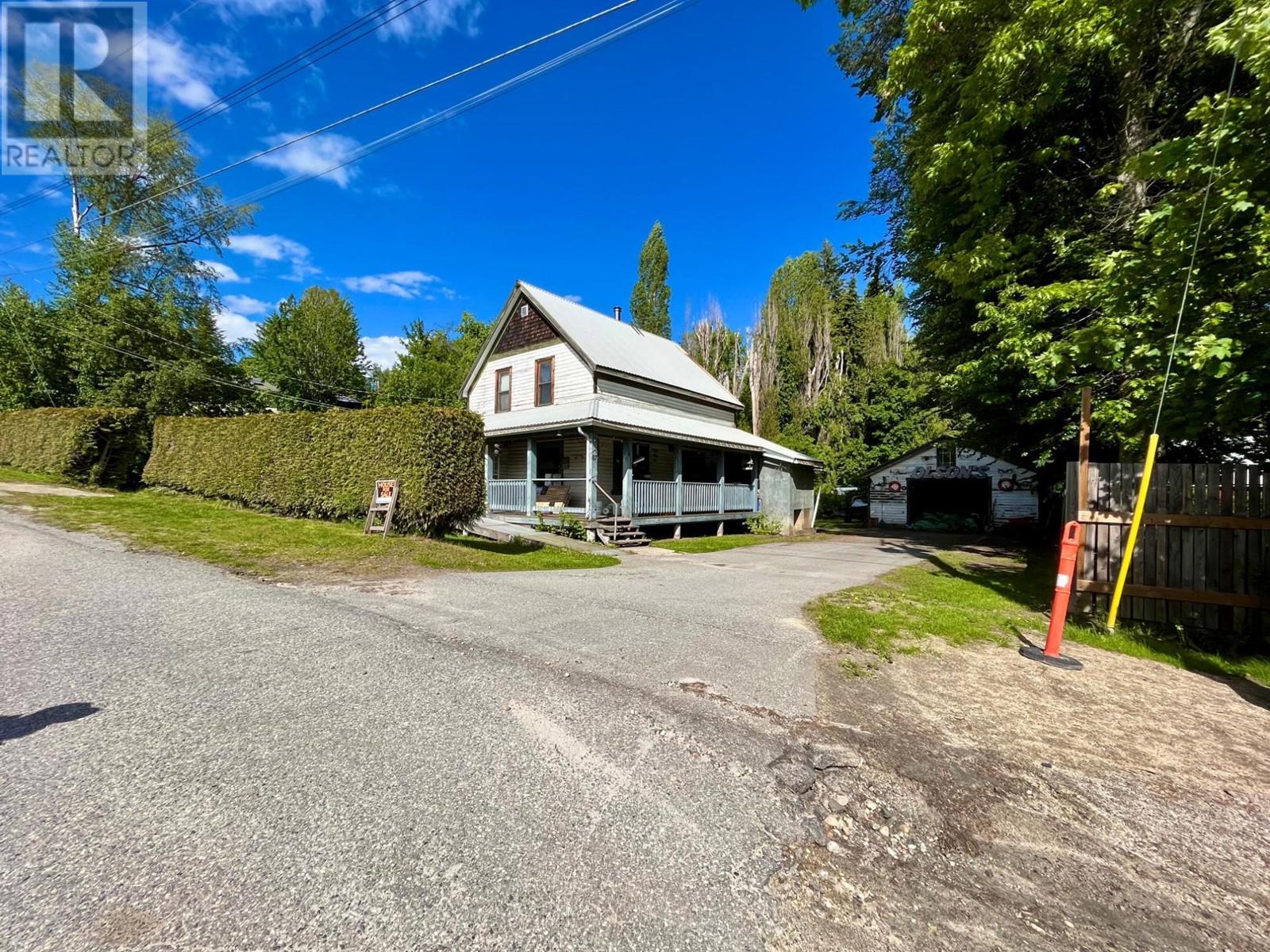 87 Nelson Avenue, Nakusp, British Columbia  V0G 1R0 - Photo 10 - 2477516