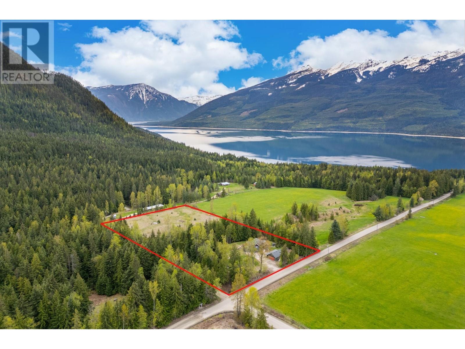 787 Crescent Bay Road, Nakusp, British Columbia  V0G 1R1 - Photo 1 - 2477699