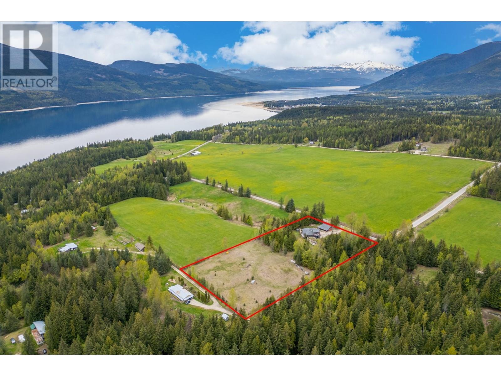 787 Crescent Bay Road, Nakusp, British Columbia  V0G 1R1 - Photo 2 - 2477699