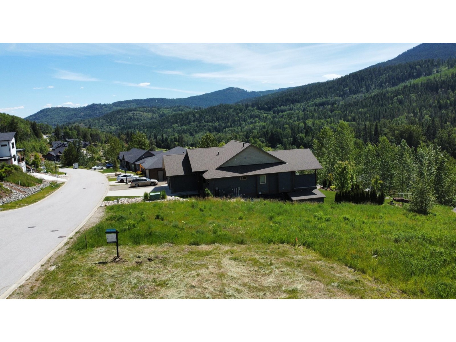 919 Redstone Drive, Rossland, British Columbia  V0G 1Y0 - Photo 4 - 2477690