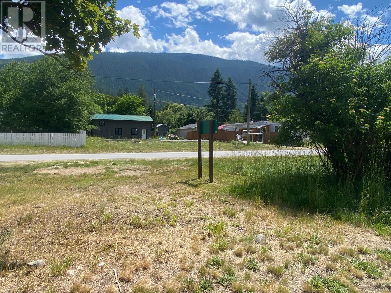 708 Main Street, Slocan, British Columbia  V0G 2C0 - Photo 15 - 2478090