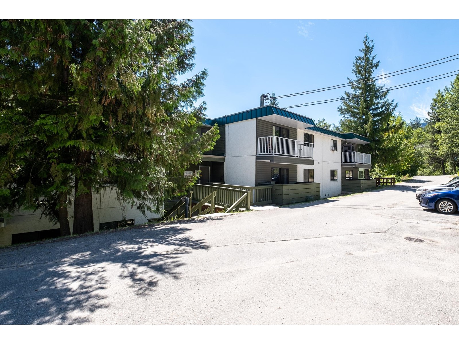 404 - 1611 Nickleplate Road, Rossland, British Columbia  V0G 1Y0 - Photo 3 - 2478100