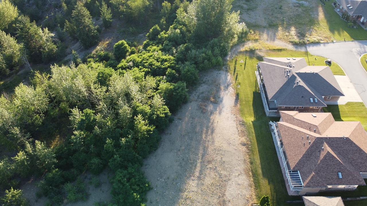 8000 Devito Drive, Trail, British Columbia  V1R 4W2 - Photo 8 - 2478165