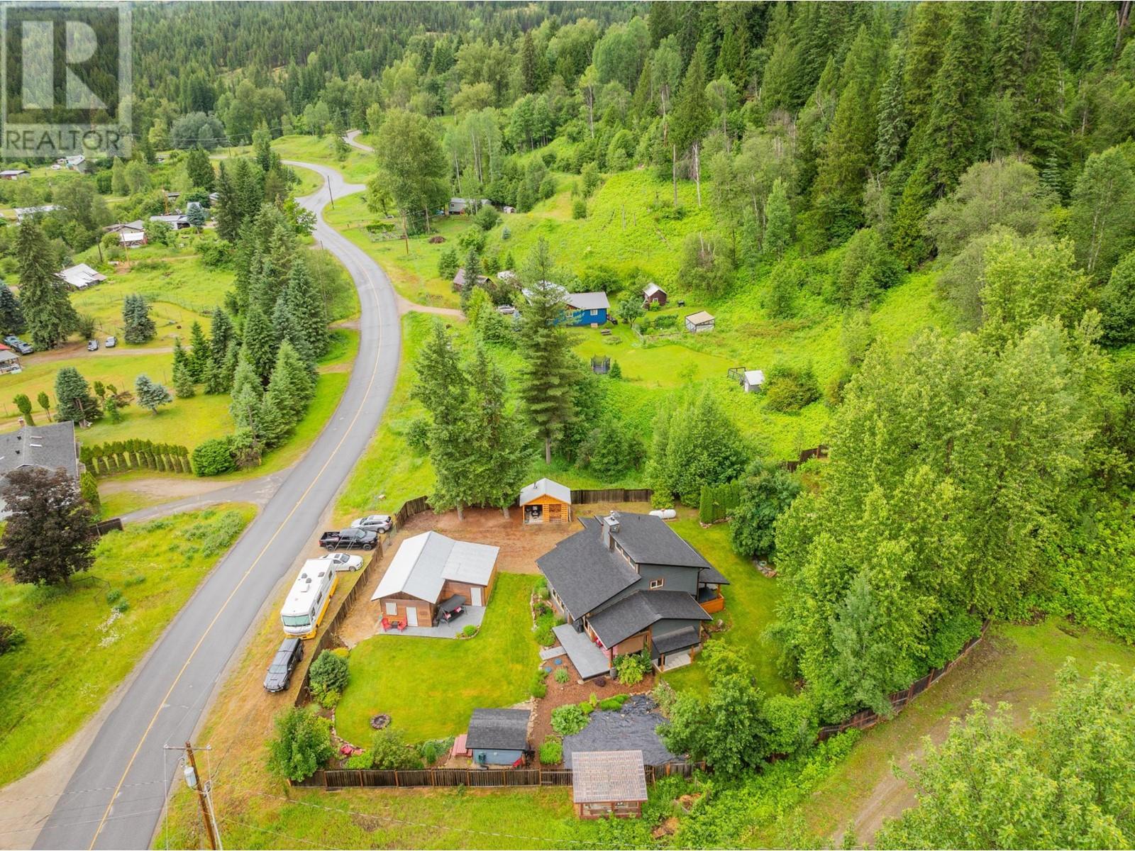 3305 Pass Creek Road, Castlegar, British Columbia  V0G 1H2 - Photo 96 - 2478288