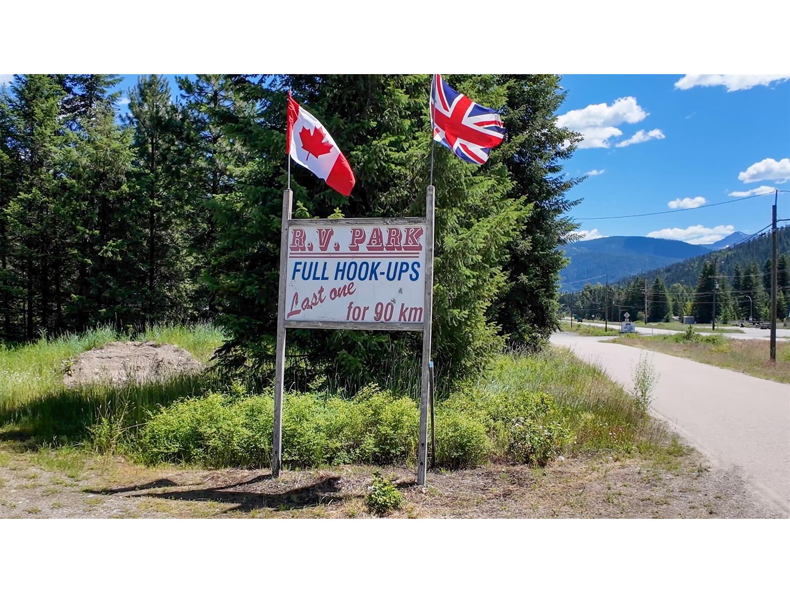 307 2nd Relief Road, Village Of Salmo, British Columbia  V0G 0A9 - Photo 2 - 2478342