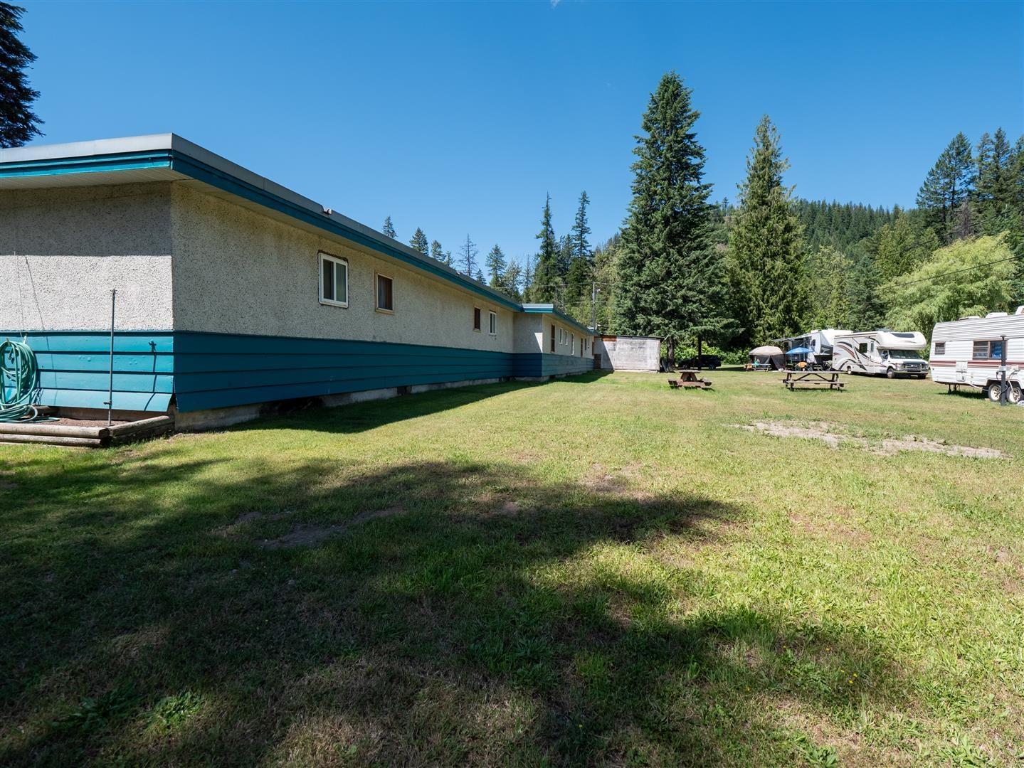 307 2nd Relief Road, Village Of Salmo, British Columbia  V0G 0A9 - Photo 7 - 2478342