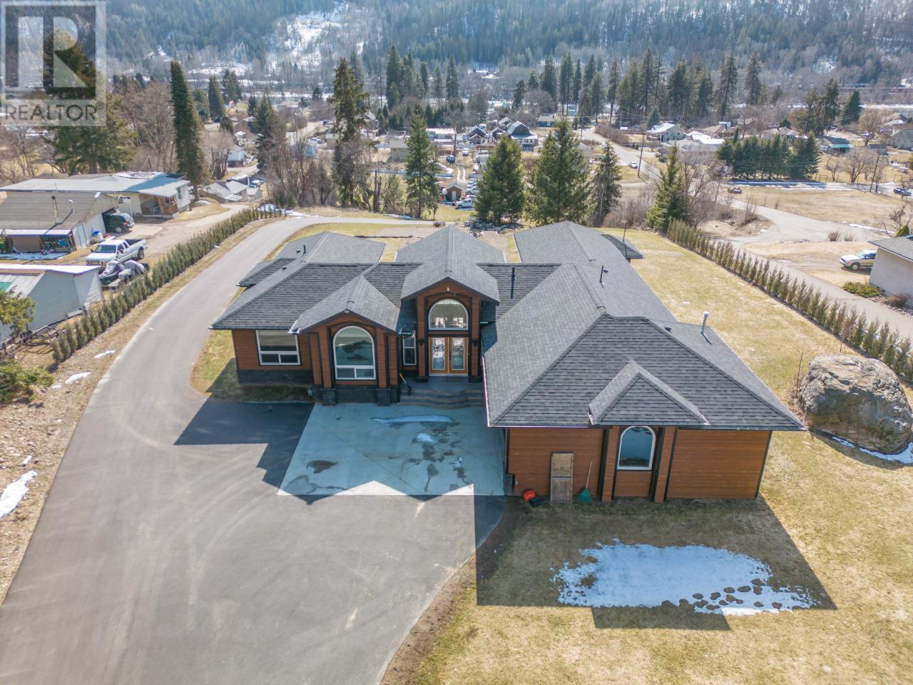 2977 Upper Levels Road, Castlegar, British Columbia  V0G 1X0 - Photo 46 - 2478585