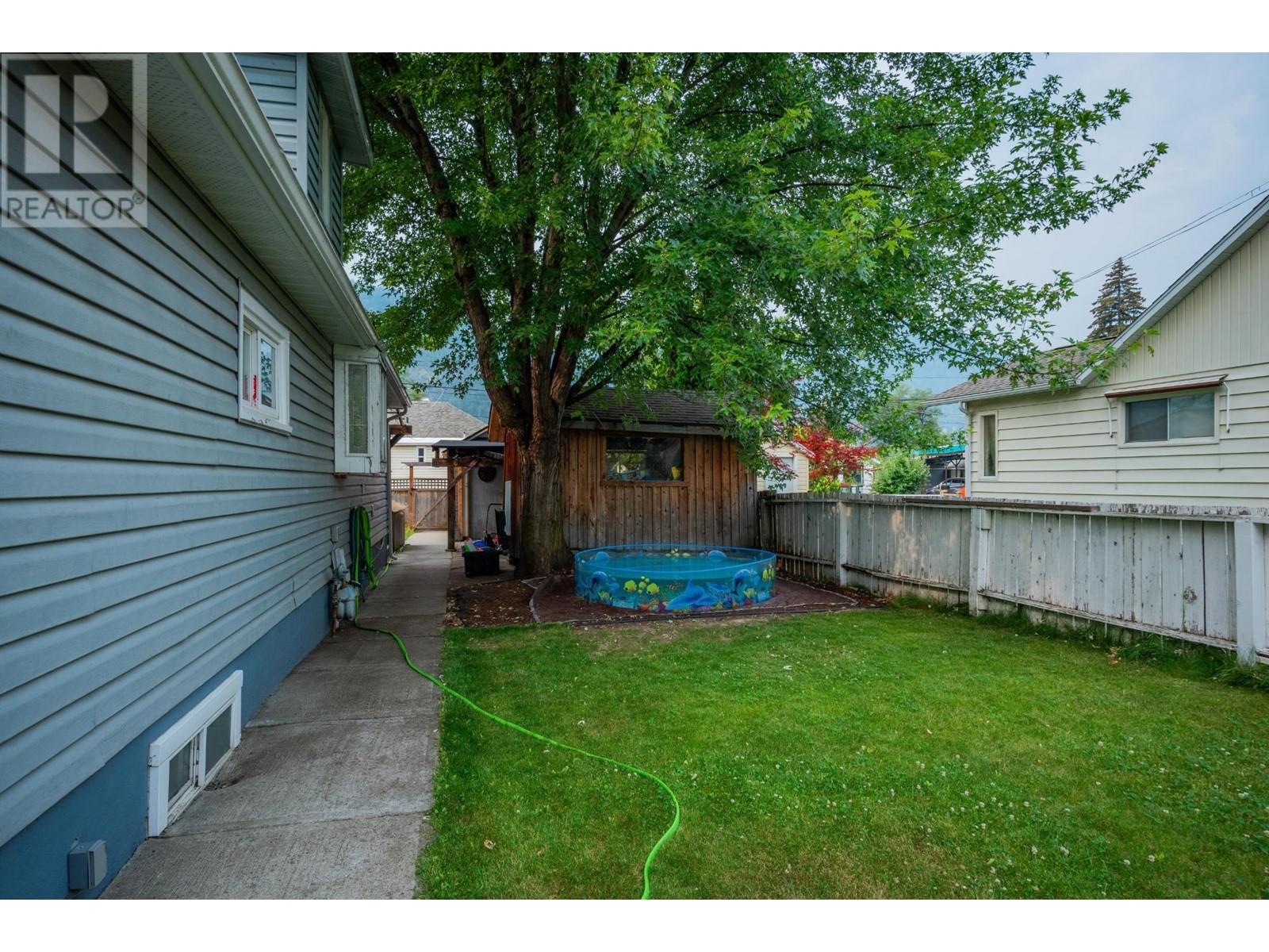 2162 Sixth Avenue, Trail, British Columbia  V1R 3B7 - Photo 11 - 2478610