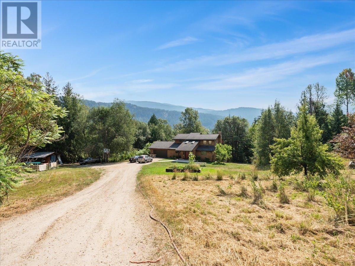 6172 Slocan River Road, Winlaw, British Columbia  V0G 2J0 - Photo 5 - 2479090