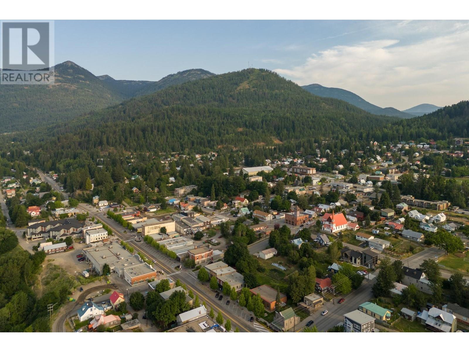 4465 Red Mountain Road, Rossland, British Columbia  V0G 1Y0 - Photo 15 - 2479238