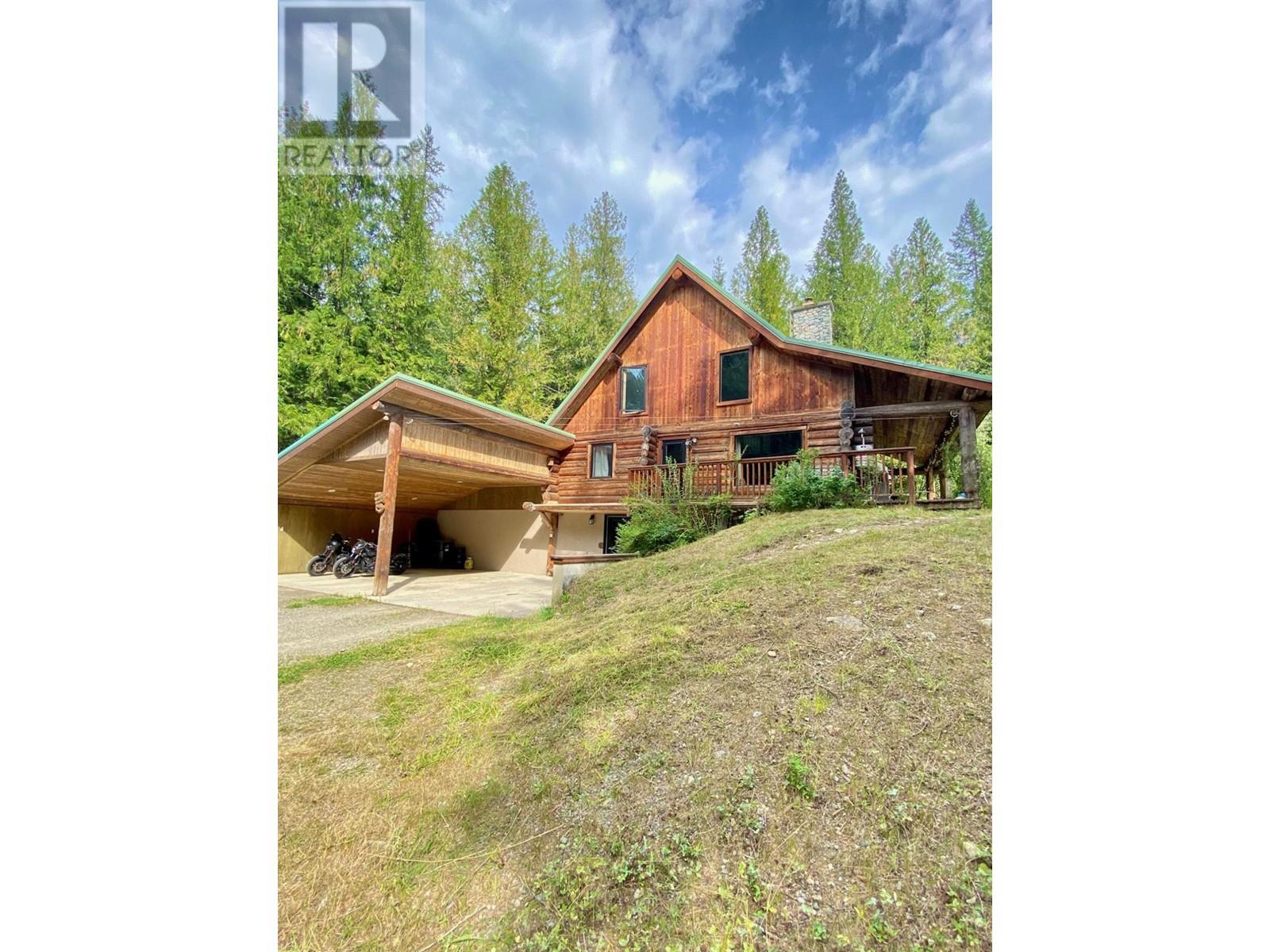 8001 Forrister Road, Ymir, British Columbia  V0G 2K0 - Photo 2 - 2479338