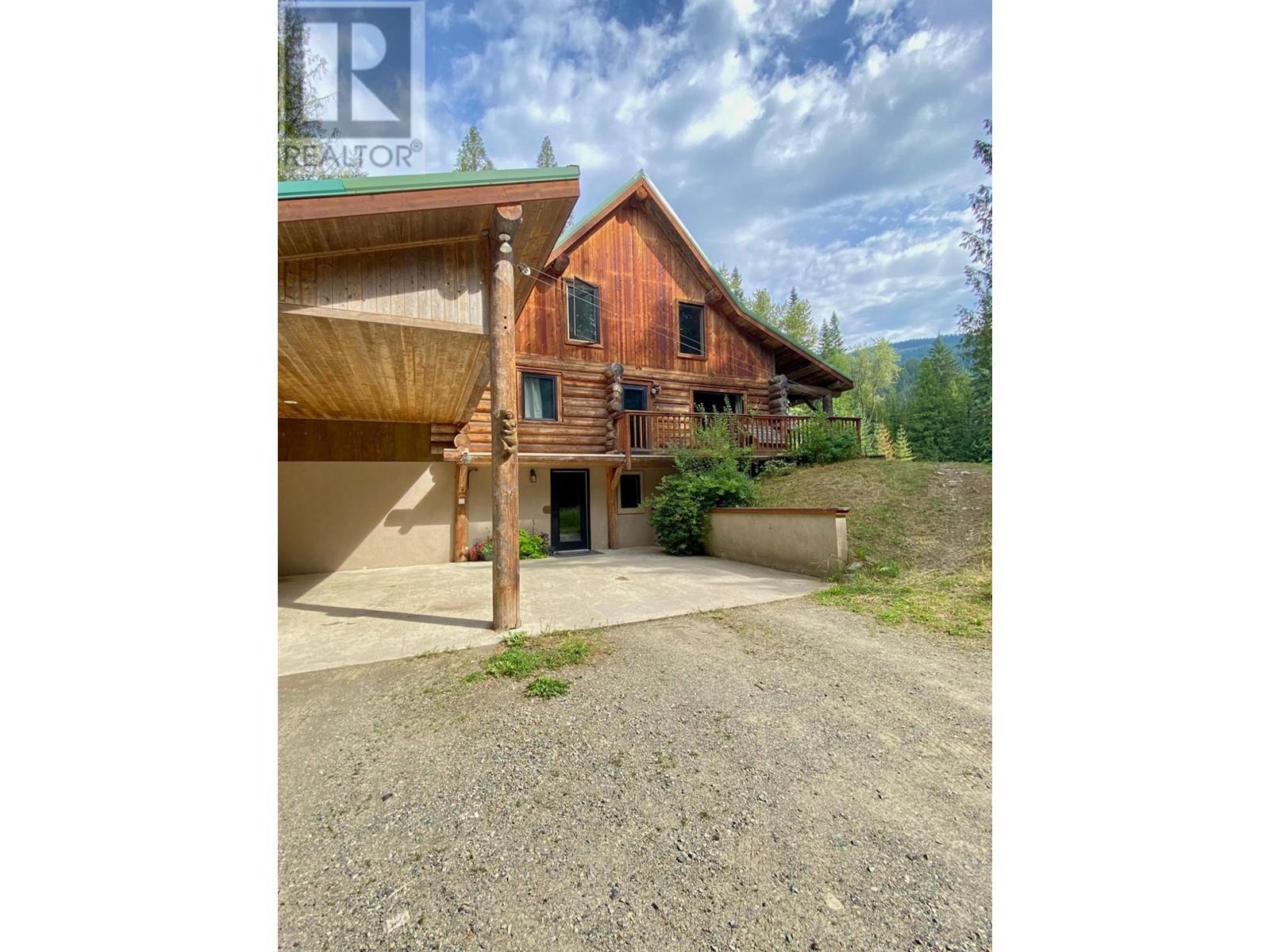 8001 Forrister Road, Ymir, British Columbia  V0G 2K0 - Photo 3 - 2479338