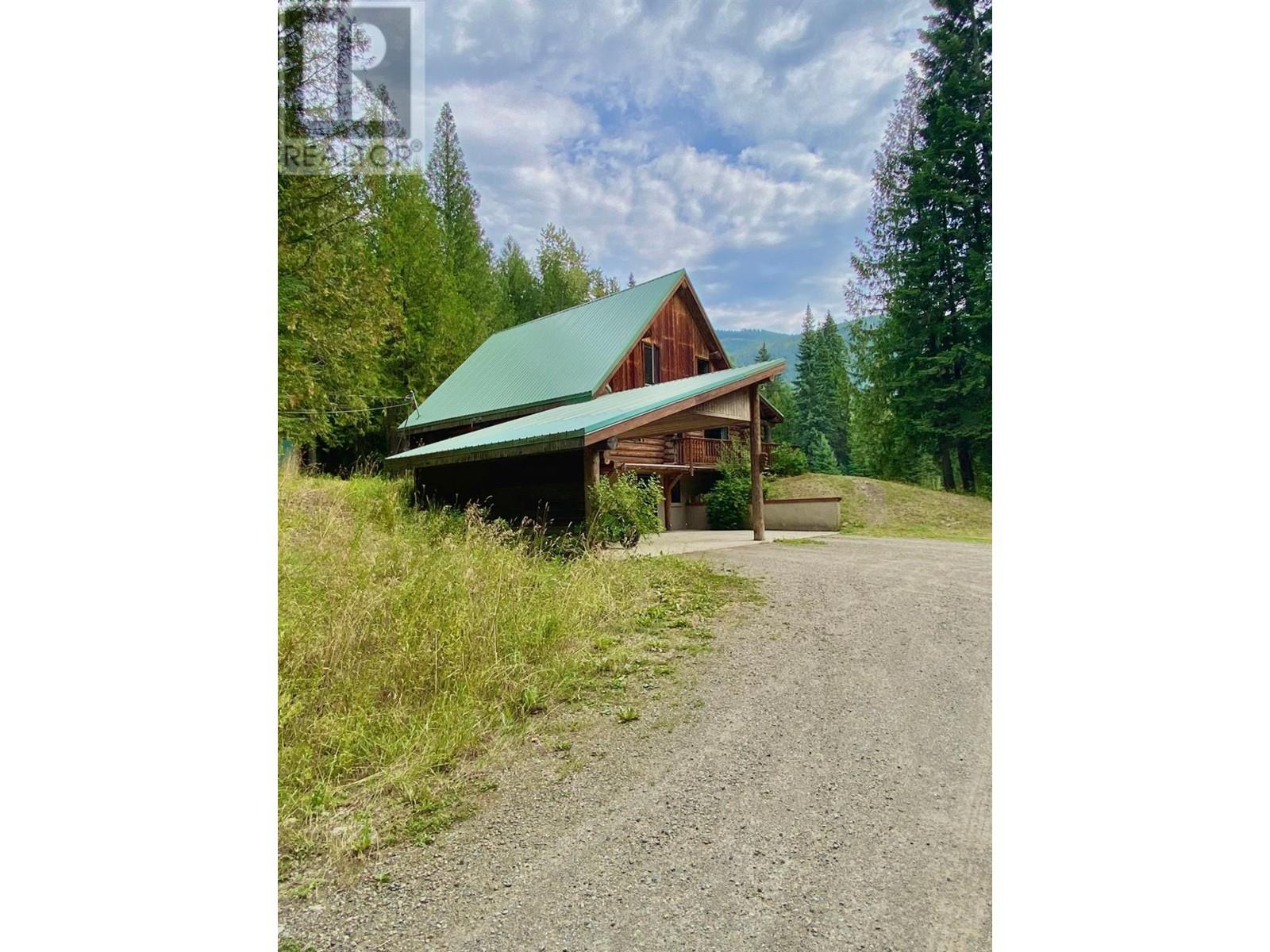 8001 Forrister Road, Ymir, British Columbia  V0G 2K0 - Photo 5 - 2479338