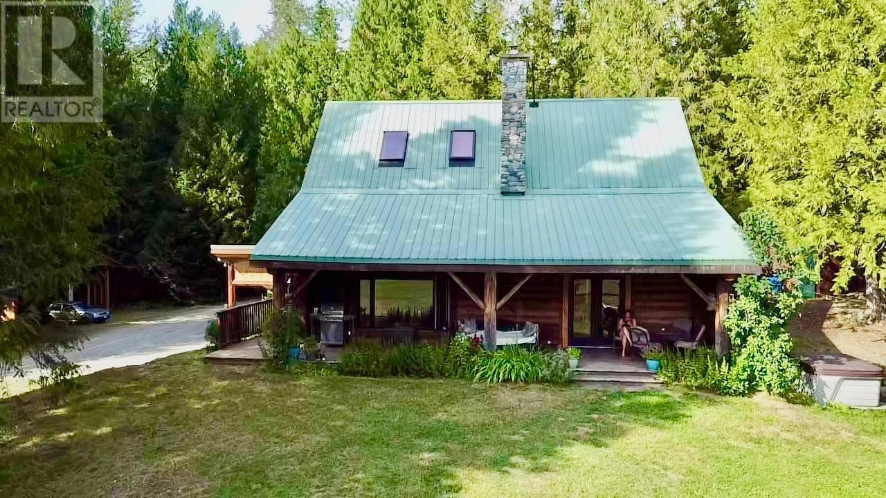 8001 Forrister Road, Ymir, British Columbia  V0G 2K0 - Photo 6 - 2479338