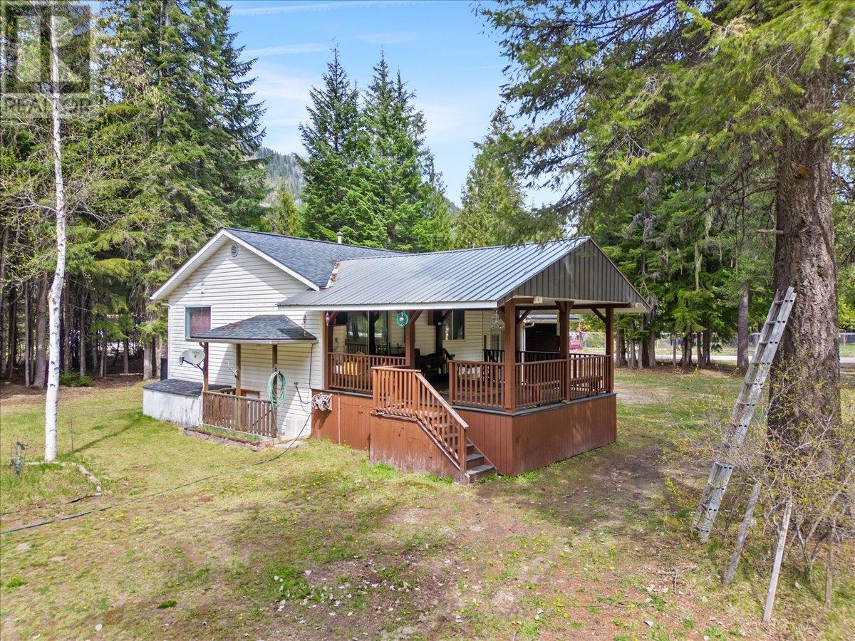 210 Belmond Road, Salmo, British Columbia  V0G 1Z0 - Photo 7 - 2479440