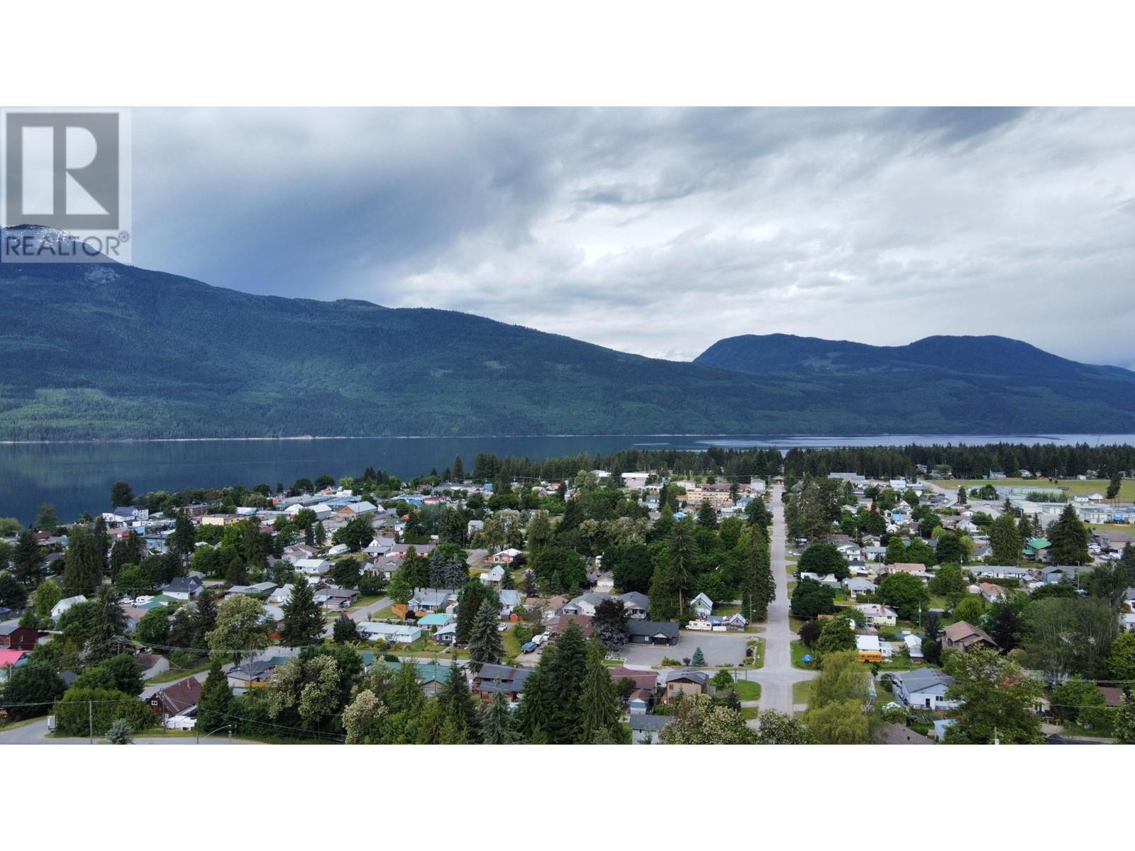 209 1st Avenue, Nakusp, British Columbia  V0G 1R0 - Photo 30 - 2479443