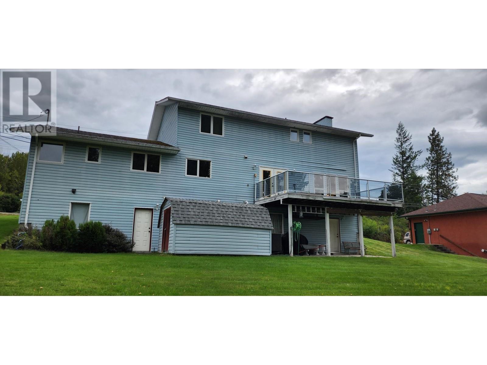 1975 Old Salmo Road, Fruitvale, British Columbia  V0G 1L1 - Photo 5 - 2479567