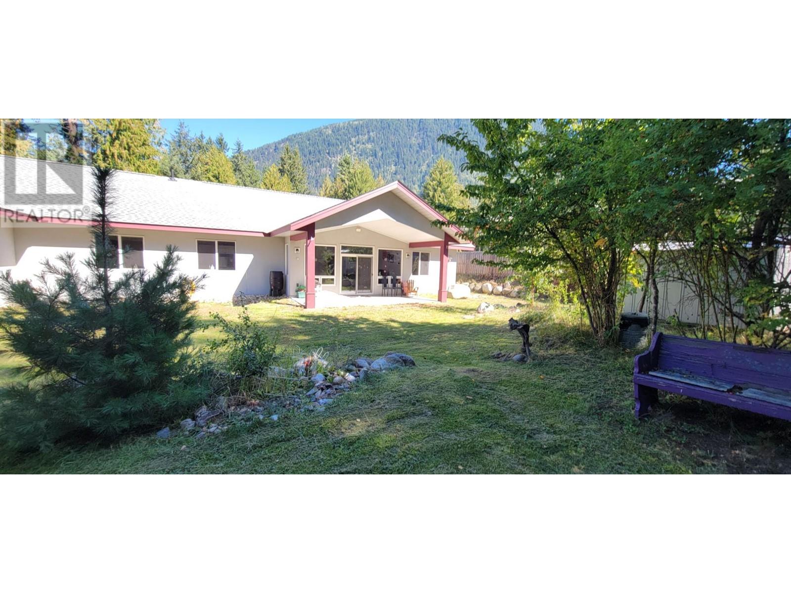 515 9th Avenue, New Denver, British Columbia  V0G 1S0 - Photo 27 - 2479679